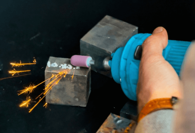 تست جرقه، میدانی برای استادکارها