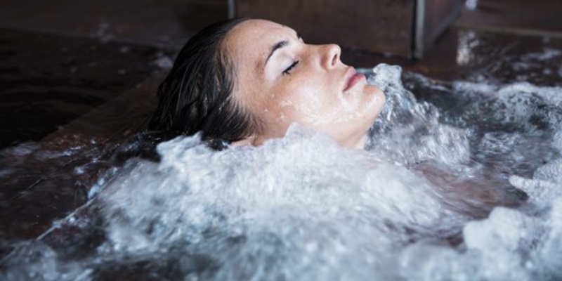 ارتباط مستقیم میان آبدرمانی در جکوزی و کاهش استرس چیست؟